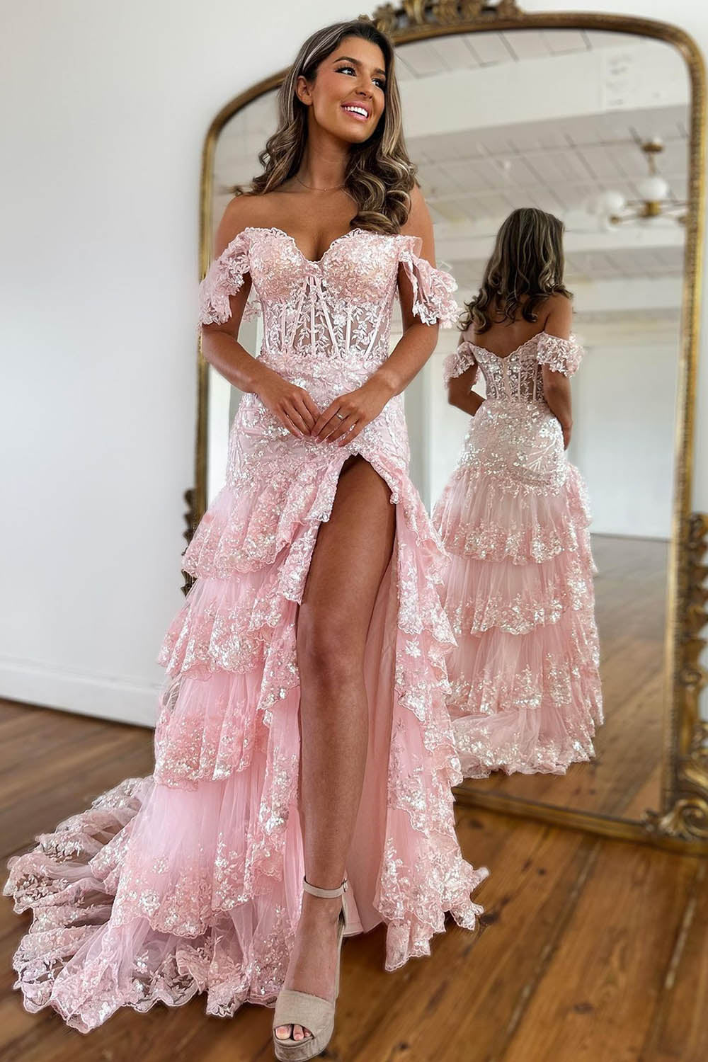 Robe de bal sirène longue et scintillante à épaules dénudées avec applications et fentes